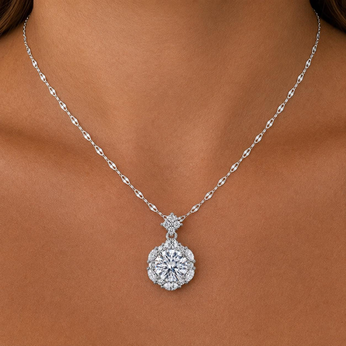 Flower Moissanite Diamond Necklace 2 Carat : 925 Sterling Silver