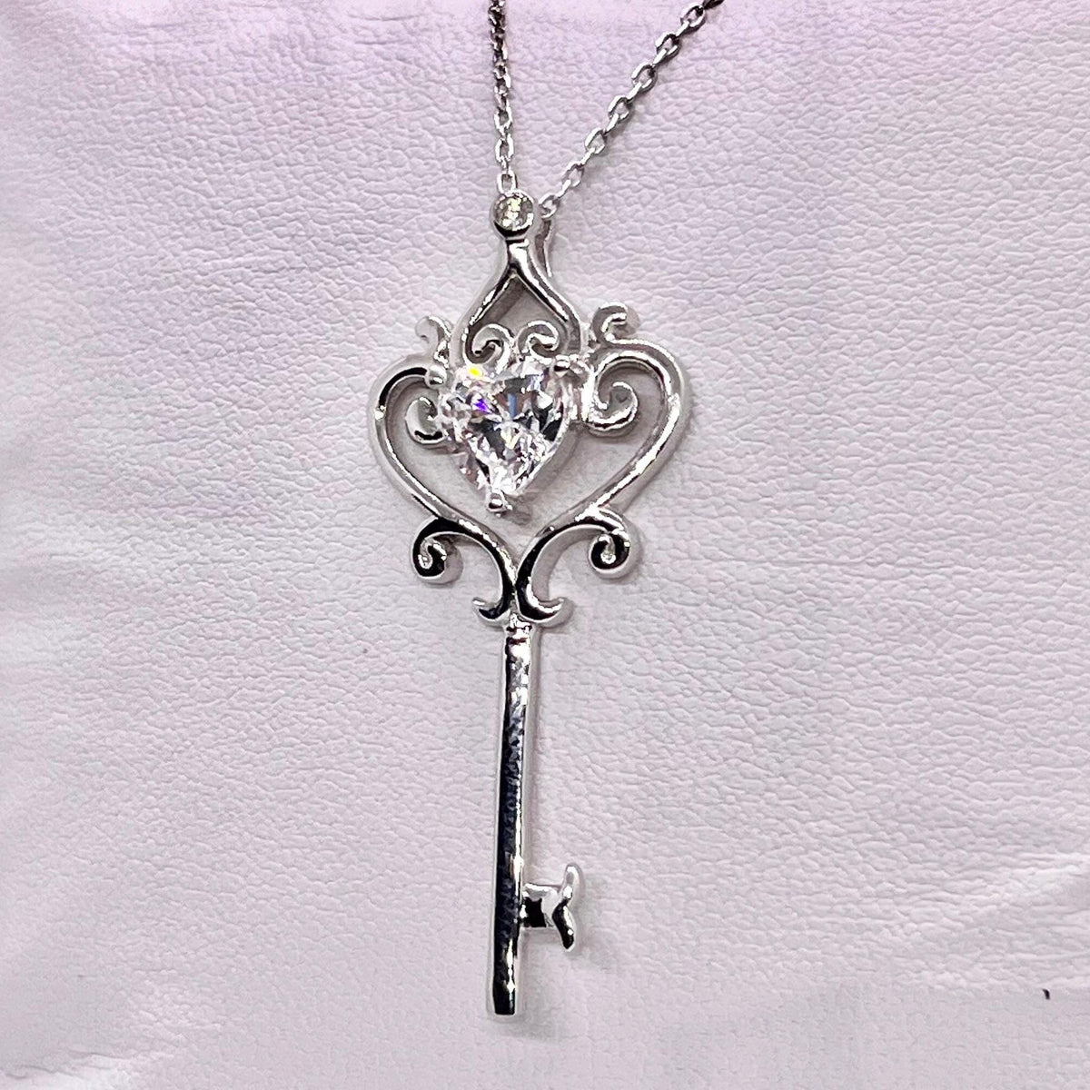 Vintage Style Heart Moissanite Key Pendant: 925 Sterling Silver Necklace