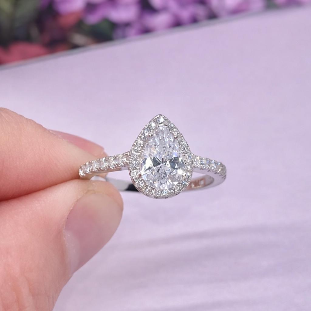 Pear cut 1.5 Ct Moissanite Engagement Ring | 925 Silver