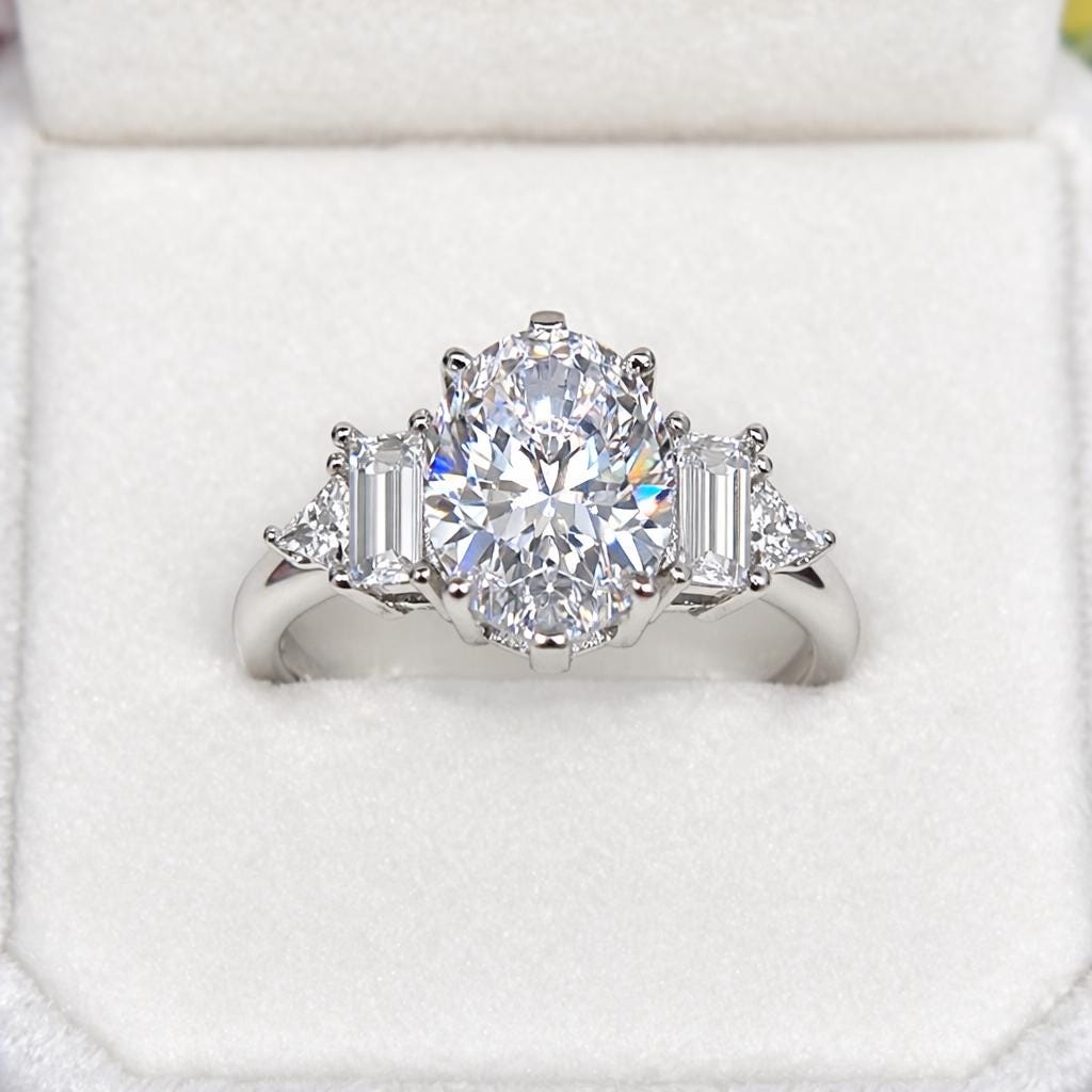 Oval Cut 3CT Moissanite Engagement Ring : 925 Sterling Silver