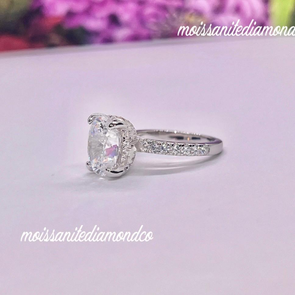 Oval Cut 3 Carat Moissanite Engagement Ring | 925 Silver