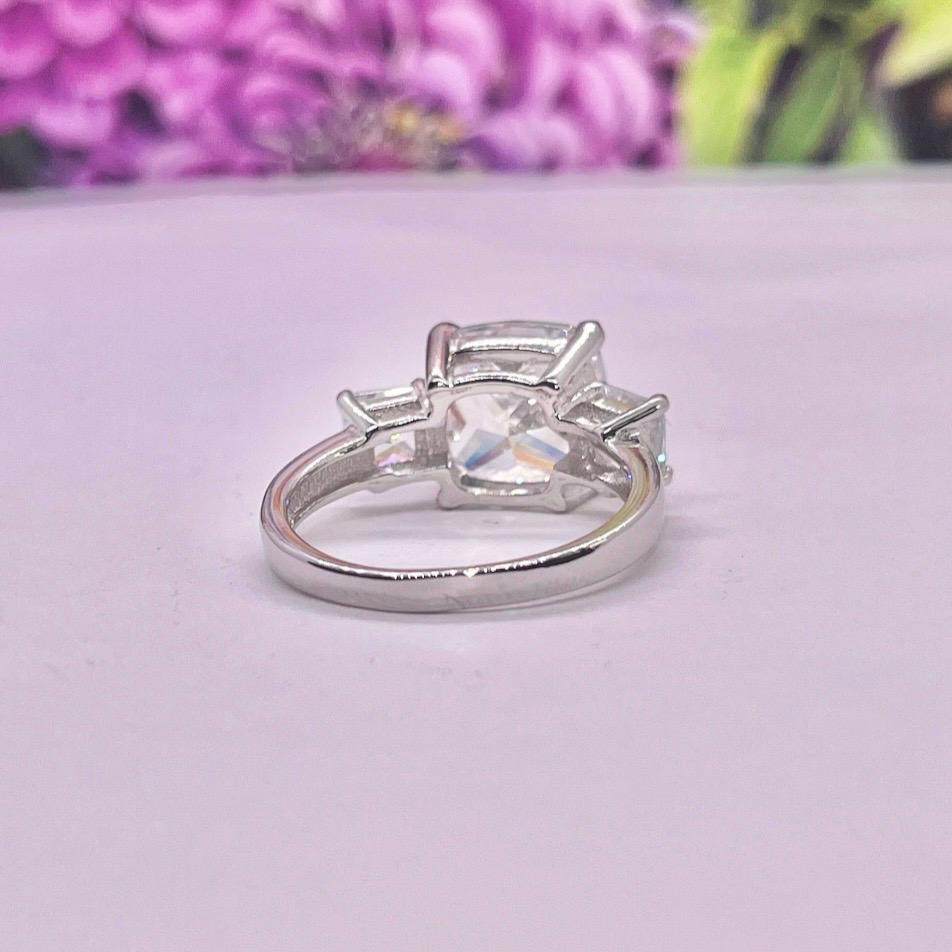Cushion Cut Moissanite Ring 4 Carat : 925 Sterling Silver