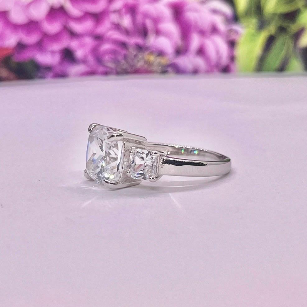 Cushion Cut Moissanite Ring 4 Carat : 925 Sterling Silver