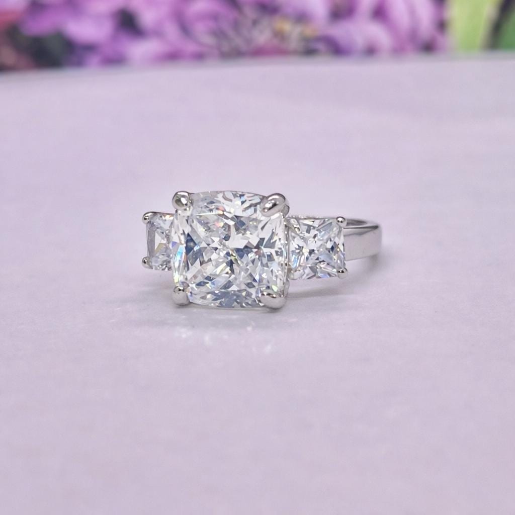 Cushion Cut Moissanite Ring 4 Carat : 925 Sterling Silver