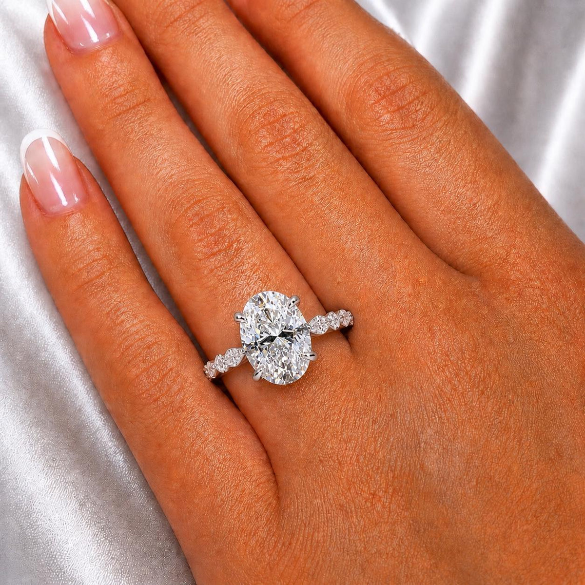 Oval Cut 2.5 Carat Moissanite Diamond Engagement Bridal Ring Silver Wedding Band Ring