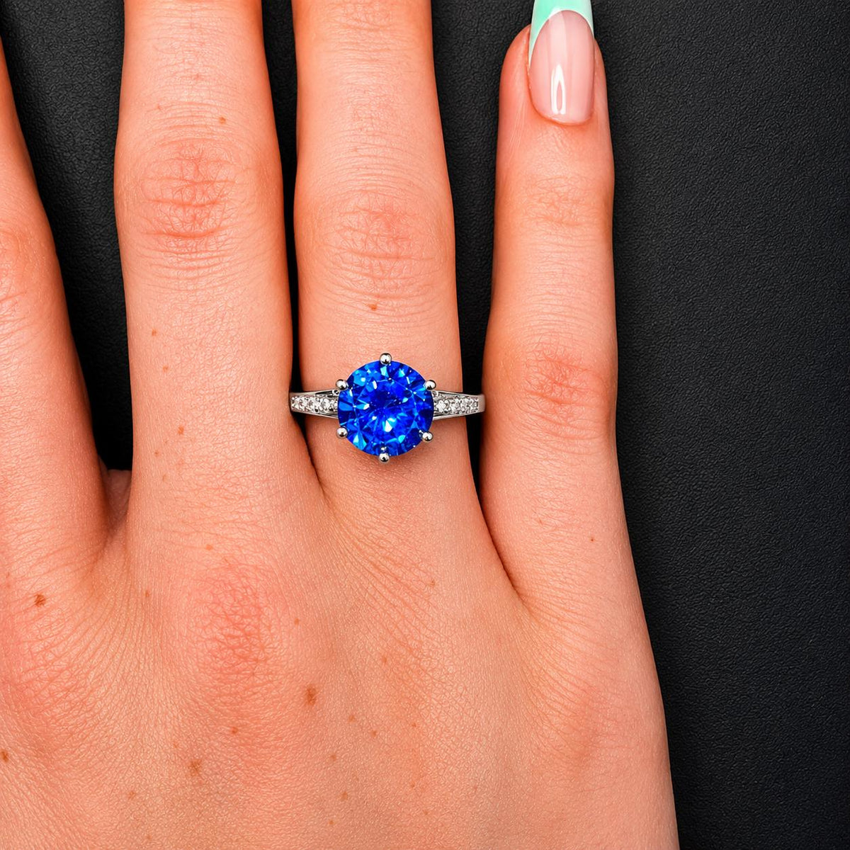 Round Cut 3 Carat Blue Sapphire Engagement Ring : 925 Sterling Silver
